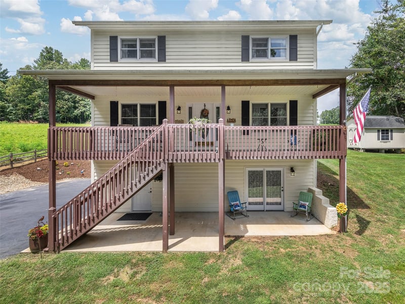 17 Meadow Brook Dr, Fletcher, NC 28732