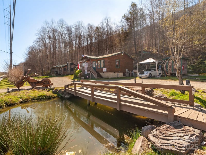 1369 Soco Rd, Maggie Valley, NC 28751