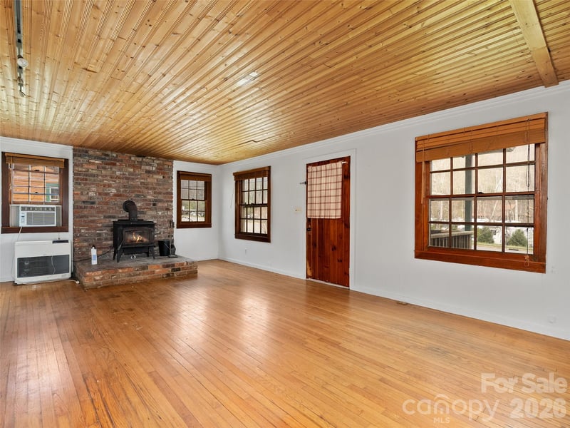 1361 - 1369 Soco Rd, Maggie Valley, NC 28751