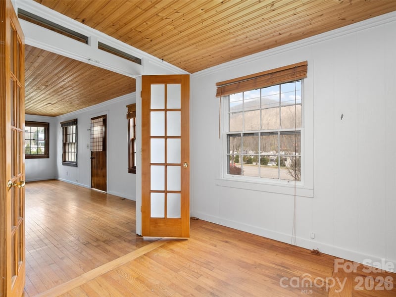 1361 - 1369 Soco Rd, Maggie Valley, NC 28751