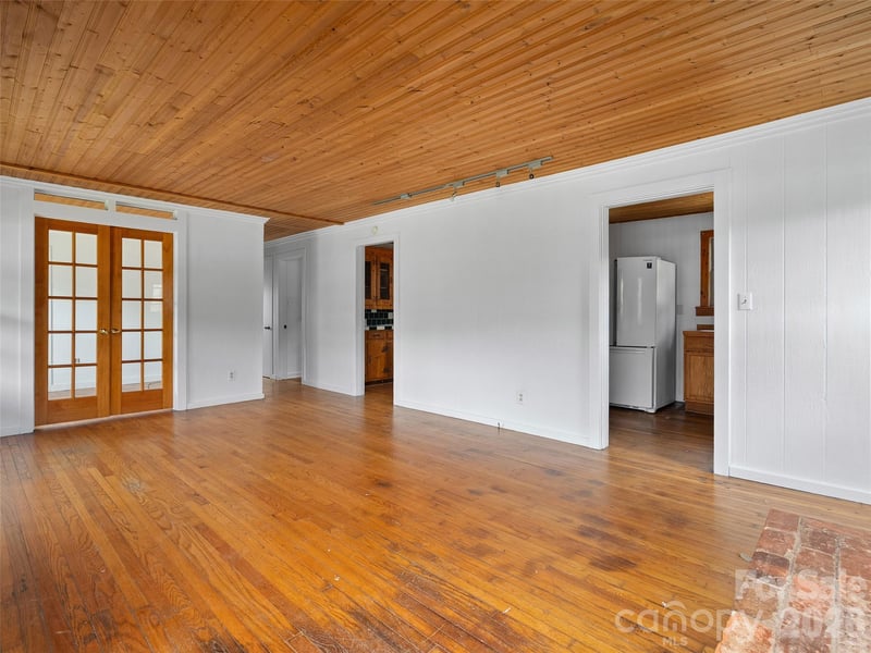 1361 - 1369 Soco Rd, Maggie Valley, NC 28751