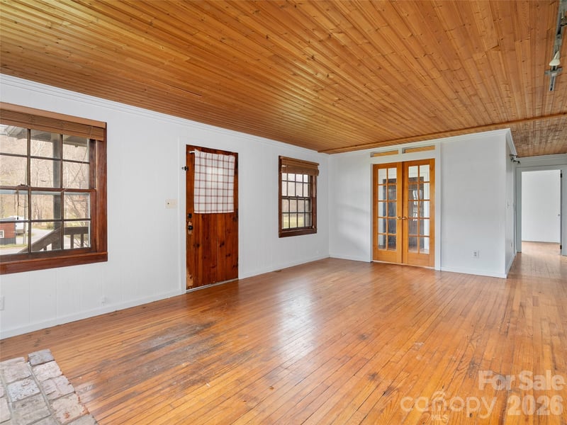 1361 - 1369 Soco Rd, Maggie Valley, NC 28751