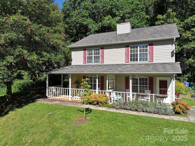 1 Rocking Porch Rd, Asheville, NC 28805