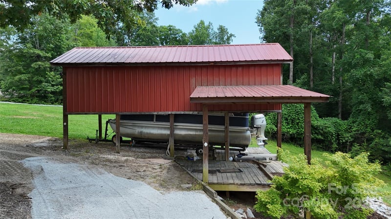 37 Bream Loop Rd, Marion, NC 28752