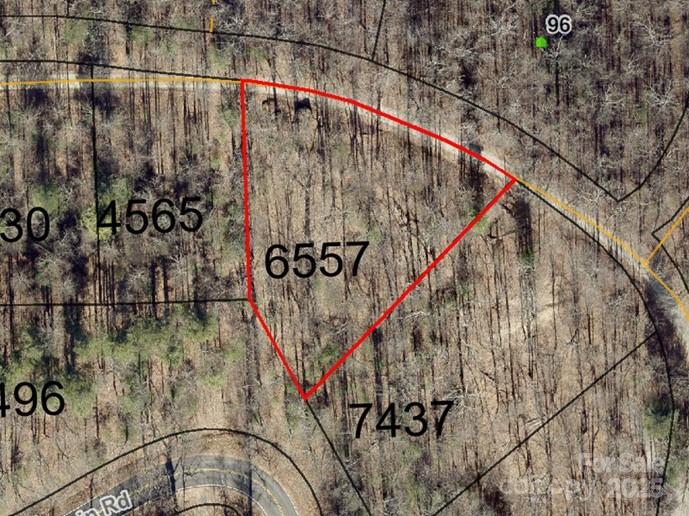 99999 Pointe Dr #3, Zirconia, NC 28790