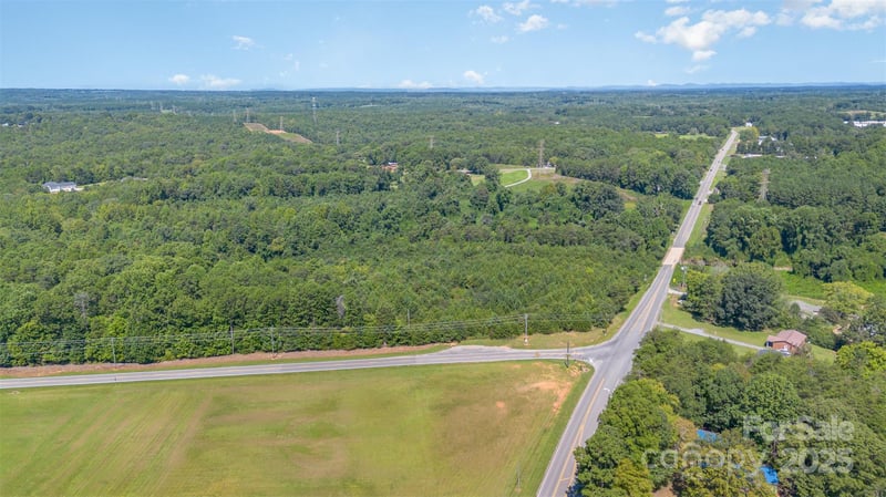 000 Slanting Bridge Rd, Sherrills Ford, NC 28673
