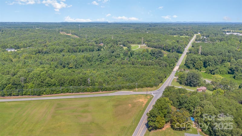 000 Slanting Bridge Rd, Sherrills Ford, NC 28673