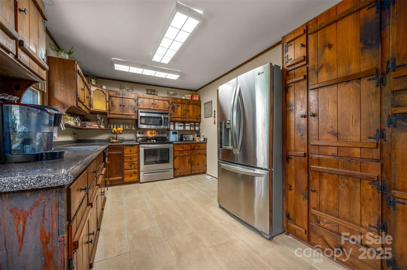 307 Owl Hollow Rd, Mill Spring, NC 28756