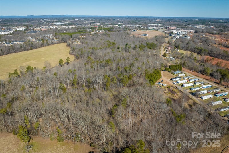 Short Rd, Hickory, NC 28602