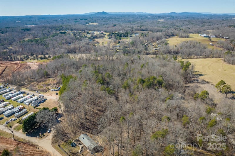 Short Rd, Hickory, NC 28602