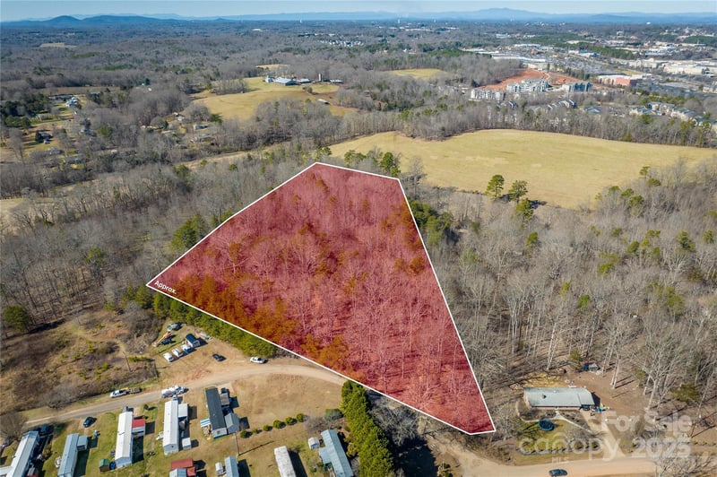 Short Rd, Hickory, NC 28602