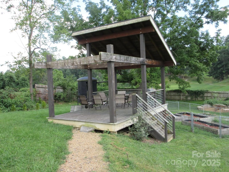 3 Belgium Ln, Asheville, NC 28806