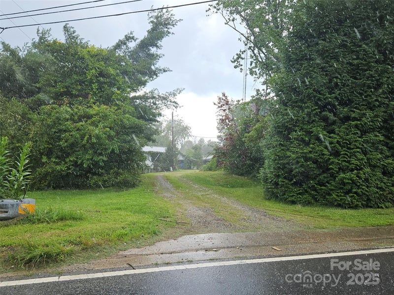 4184 Haywood Rd, Mills River, NC 28759