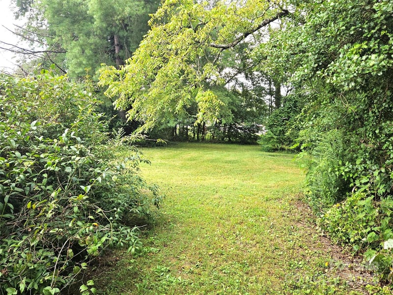 4184 Haywood Rd, Mills River, NC 28759