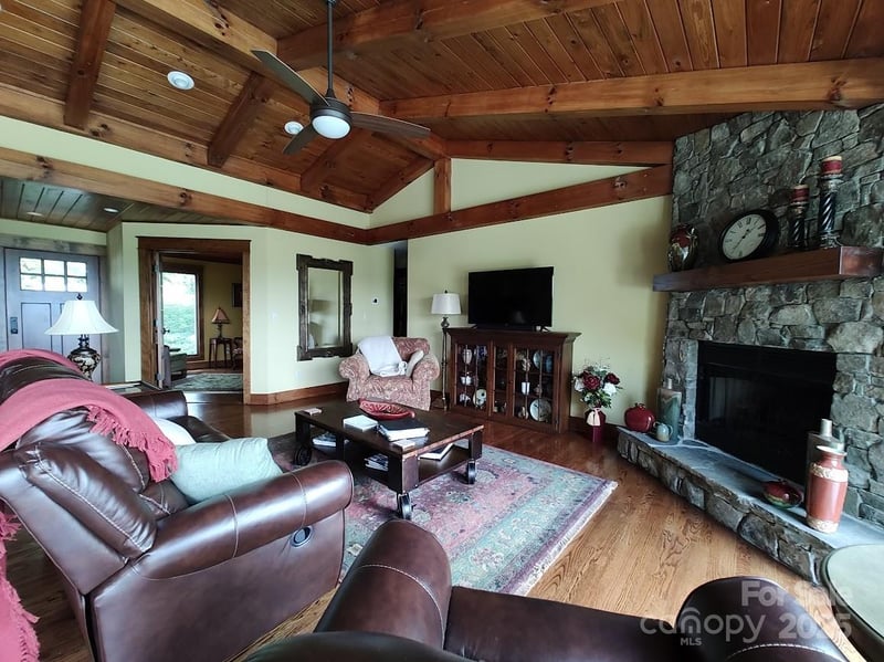 545 Summit Rd, Tryon, NC 28782