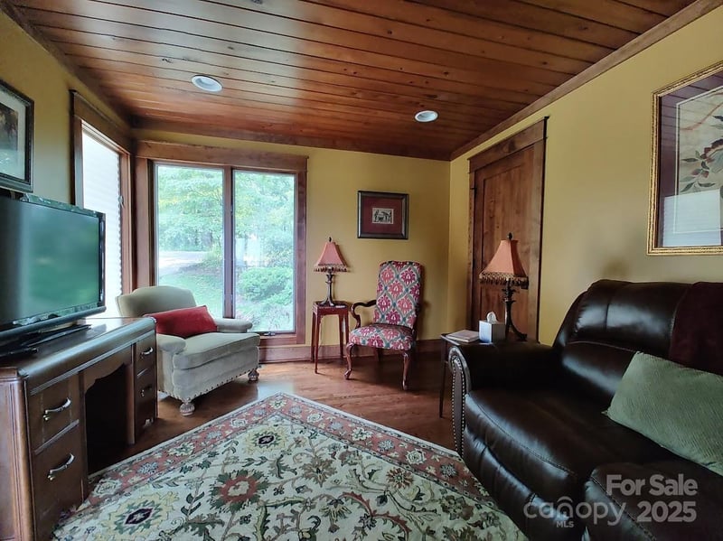 545 Summit Rd, Tryon, NC 28782