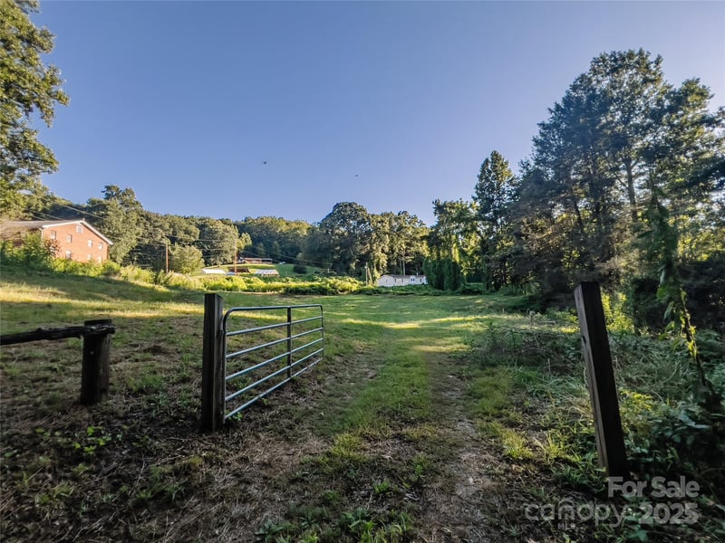 Franklin Grove Church Rd, Bryson City, NC 28713
