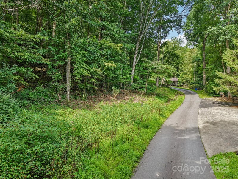 309 Nottingham Rd, Maggie Valley, NC 28751