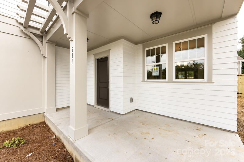 231 Hoskins Avenue Dr, Charlotte, NC 28208