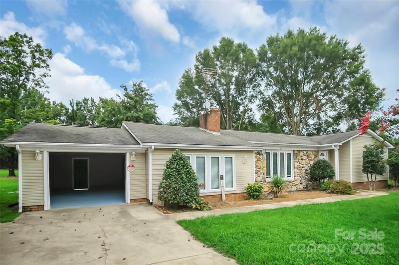 6316 Hill Gates Trl, Cherryville, NC 28021