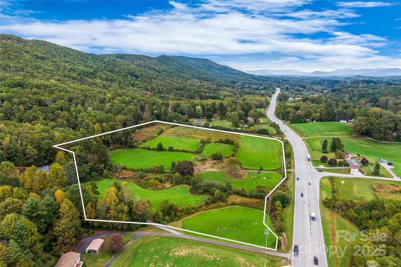 10406 Boylston Hw, Mills River, NC 28759