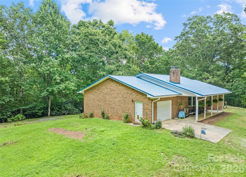 400 Sunset Hts, Canton, NC 28716