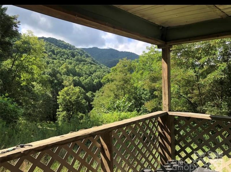 108 Lanning Rd, Clyde, NC 28721