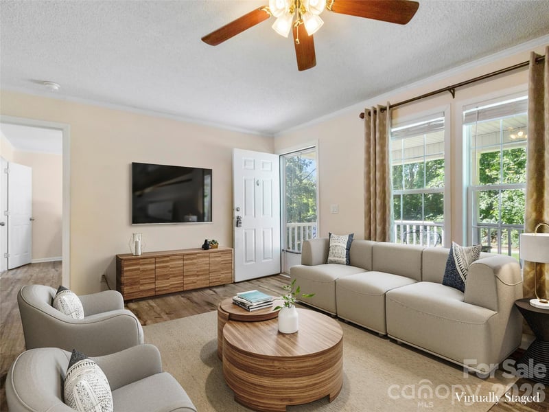 9 Sun Ridge Rd, Asheville, NC 28806