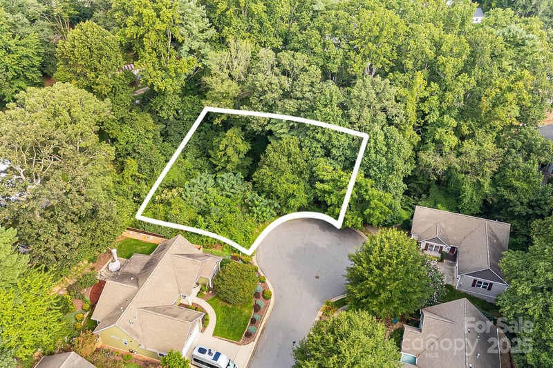 14 Catalina Ct, Asheville, NC 28806