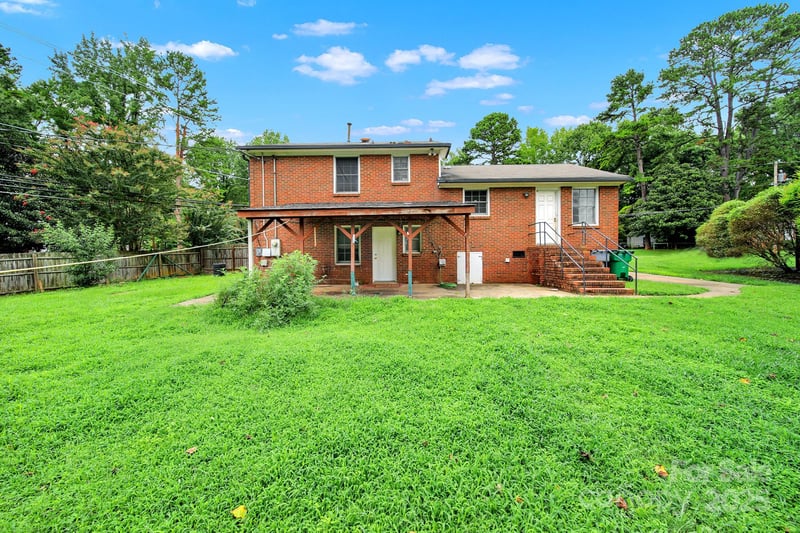 5300 Grafton Dr, Charlotte, NC 28215