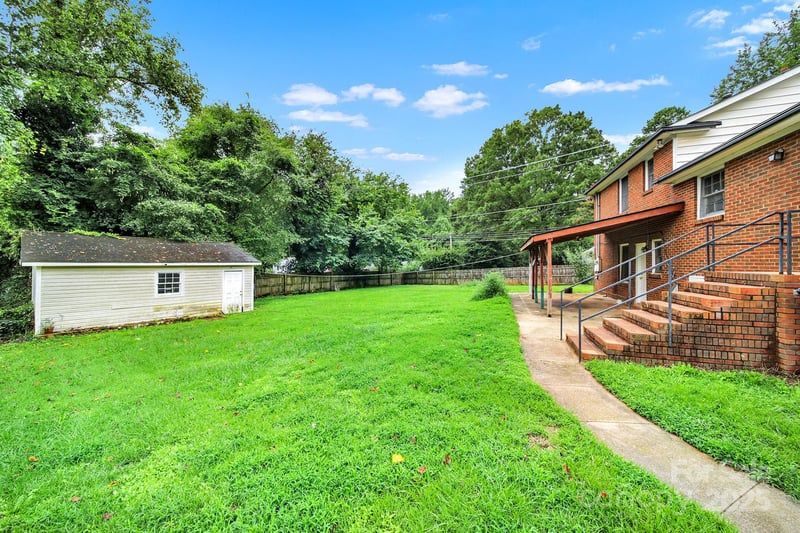 5300 Grafton Dr, Charlotte, NC 28215