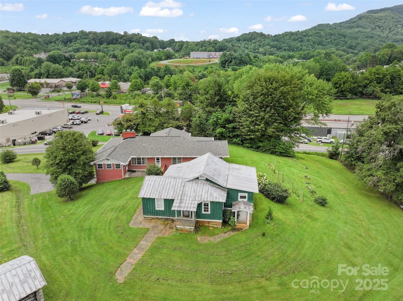 5 Noland Downs Rd, Waynesville, NC 28785