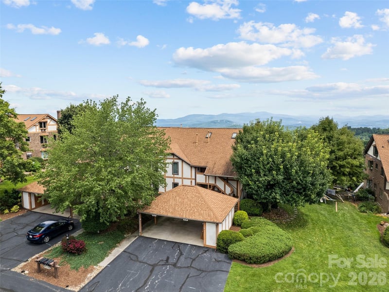 602 Fleetwood Pz, Hendersonville, NC 28739