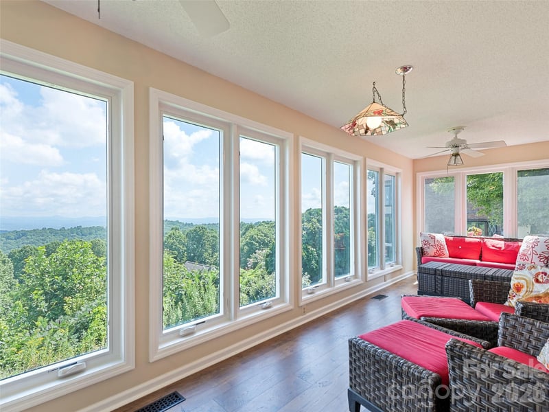 602 Fleetwood Pz, Hendersonville, NC 28739