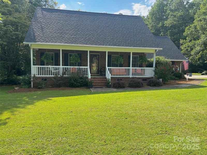 912 Redwood Ln, Chester, SC 29706