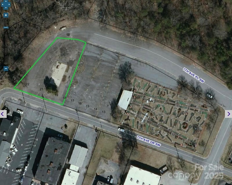 535 7th Avenue Pl, Hickory, NC 28602