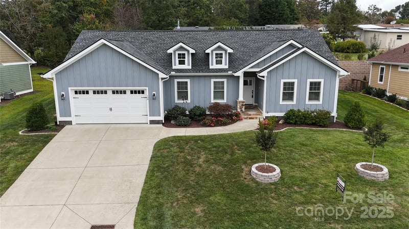 138 Olde Oak Way, Hendersonville, NC 28792