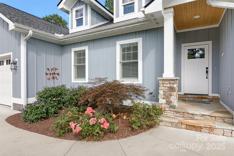 138 Olde Oak Way, Hendersonville, NC 28792