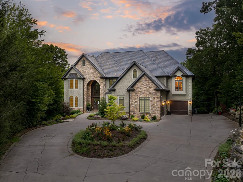 413 Barrington Dr, Asheville, NC 28803