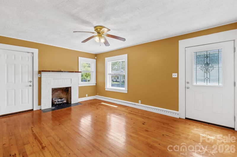 320 Bingham St, Statesville, NC 28677