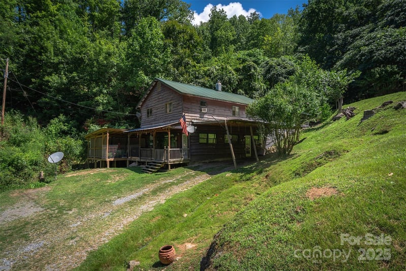 1145 Woolyshot Branch Rd, Hot Springs, NC 28743