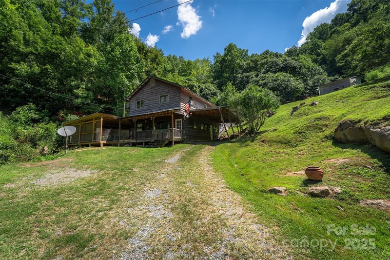 1145 Woolyshot Branch Rd, Hot Springs, NC 28743