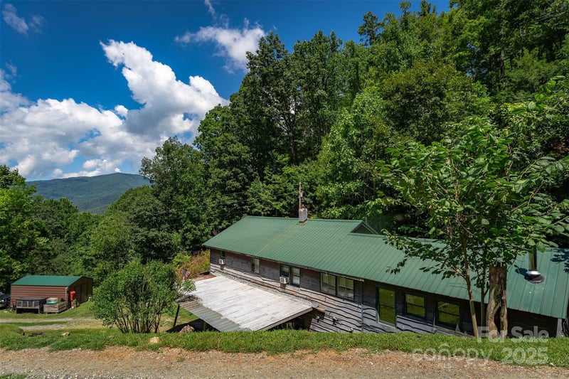 1145 Woolyshot Branch Rd, Hot Springs, NC 28743