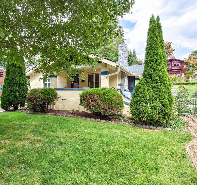 85 Marshall St, Waynesville, NC 28786