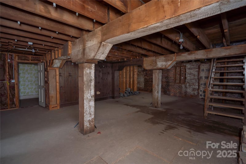 1 State St, Lexington, NC 27292