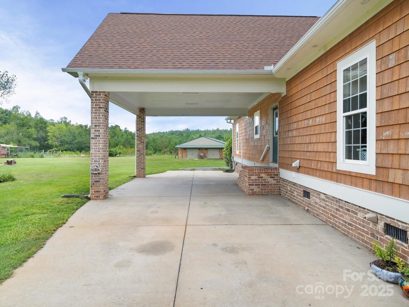 1393 Wateree Rd, Ridgeway, SC 29130