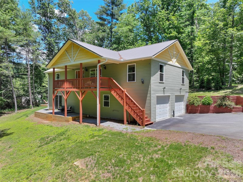 11 Tahchee Trl, Fletcher, NC 28732