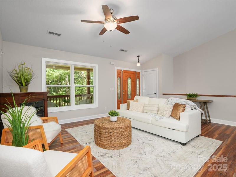 11 Tahchee Trl, Fletcher, NC 28732