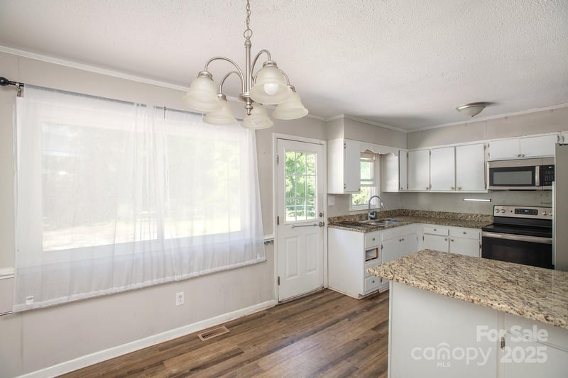 129 Woodland Dr, Havelock, NC 28532