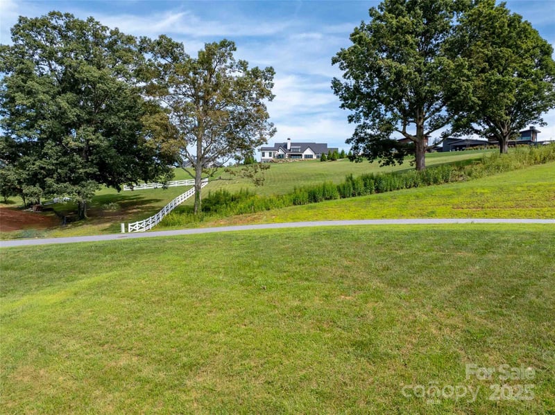 202 Soapstone Trl #68, Mills River, NC 28759